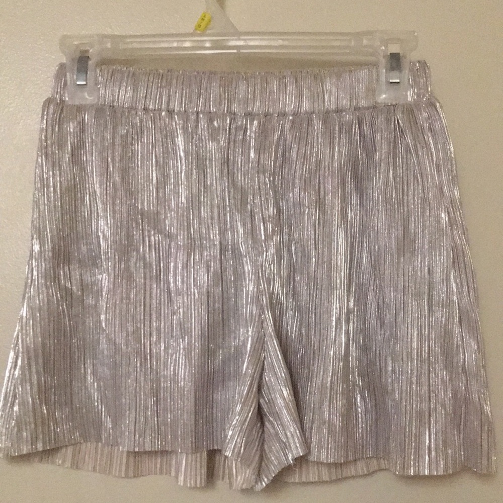 Elli white Shorts - Picture 6 of 8